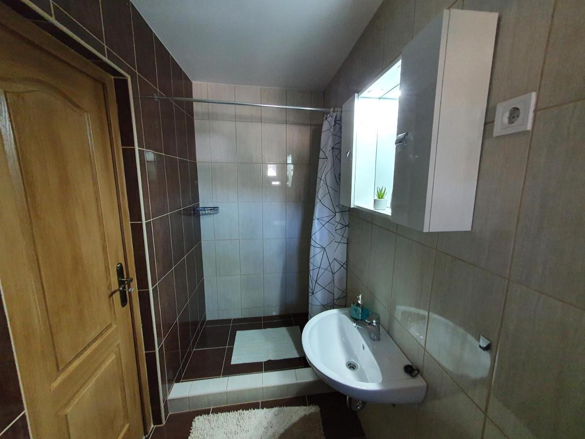 בלפטפלווה Reteskert Vendeghaz Es Apartman מראה חיצוני תמונה